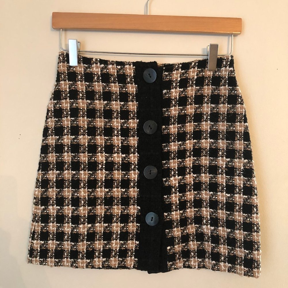 70s inspired checkered skirt